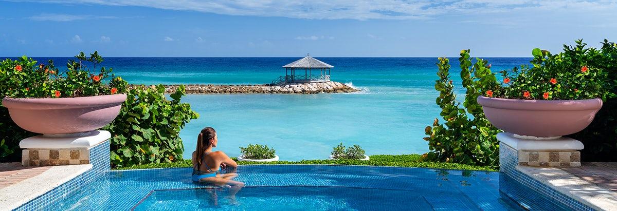 Playa Hotels & Resorts background